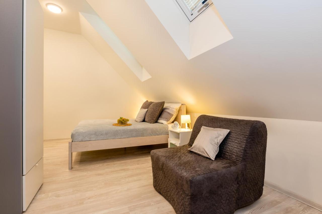 Apartmany Jedovary Trhove Sviny Exterior photo